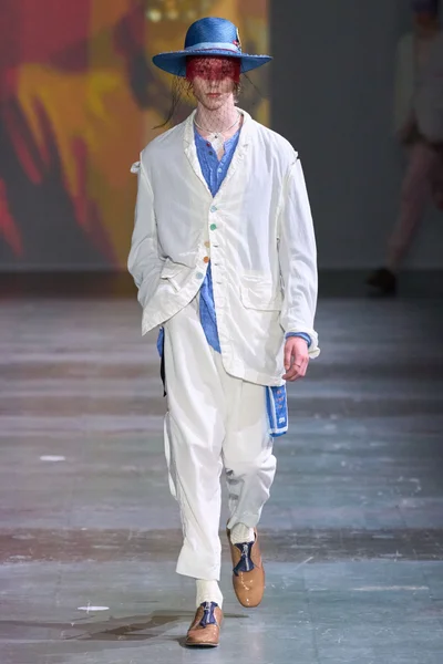 Look 11